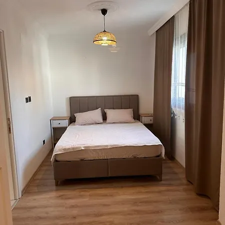 Villa Merkez De Muestakil Ev