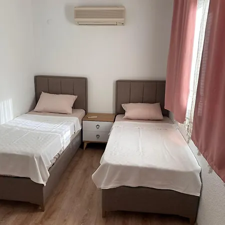 Villa Merkez De Muestakil Ev