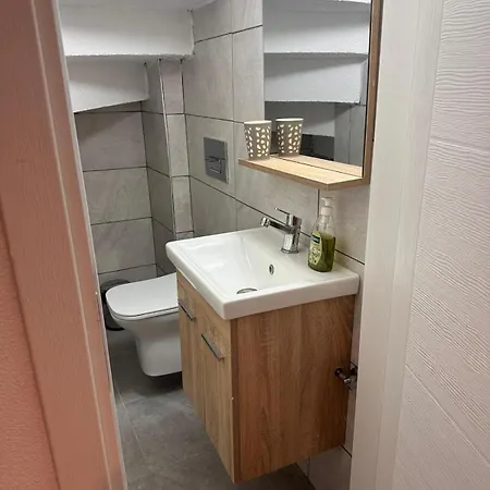 Villa Merkez De Muestakil Ev *