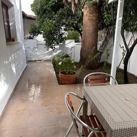 Villa Merkez De Muestakil Ev *